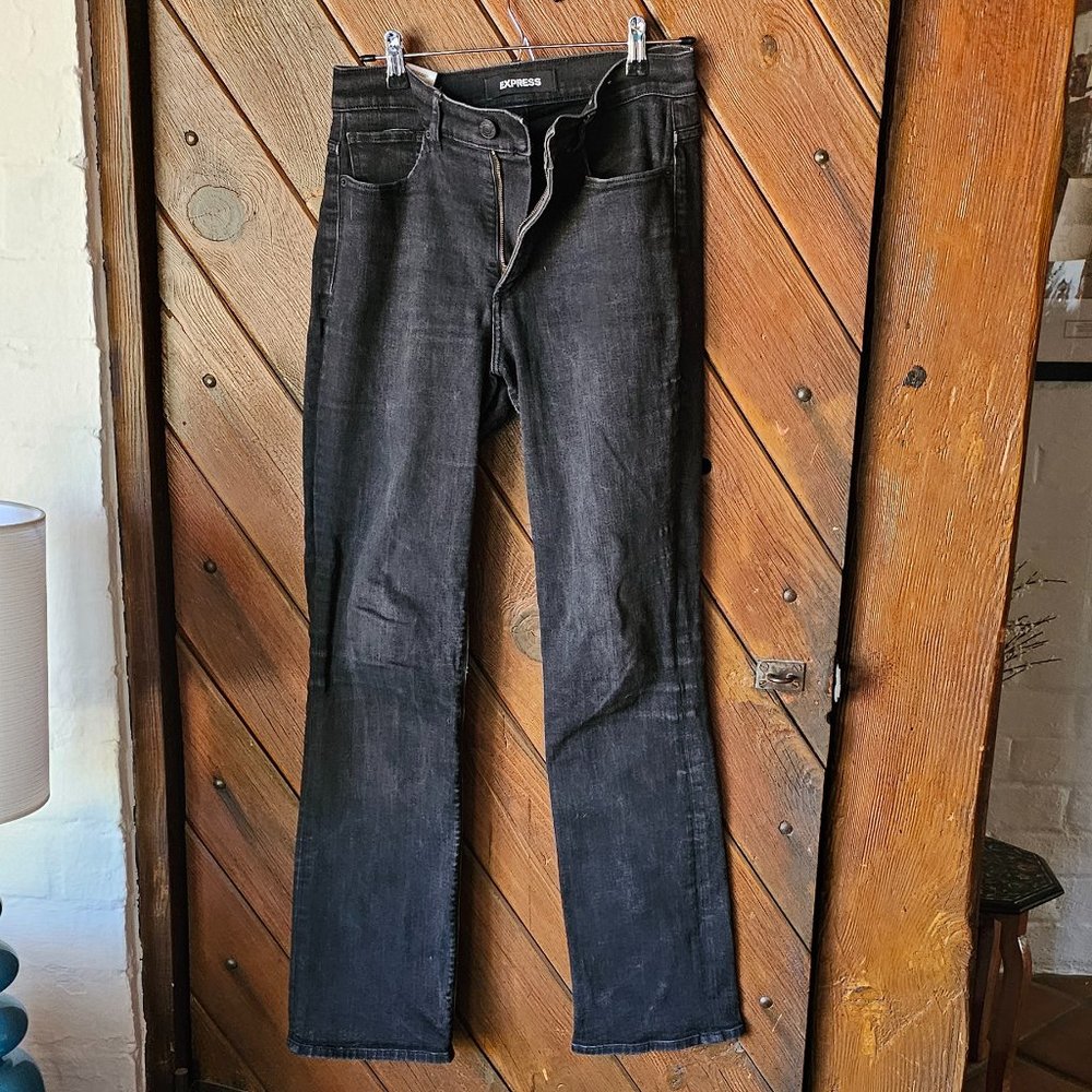 Express perfect curves barely boot high rise jeans size 8R